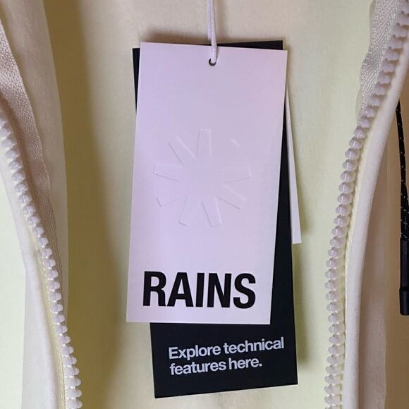 NWTs Rains Fleece Jacket in Straw - Picture 8 of 10